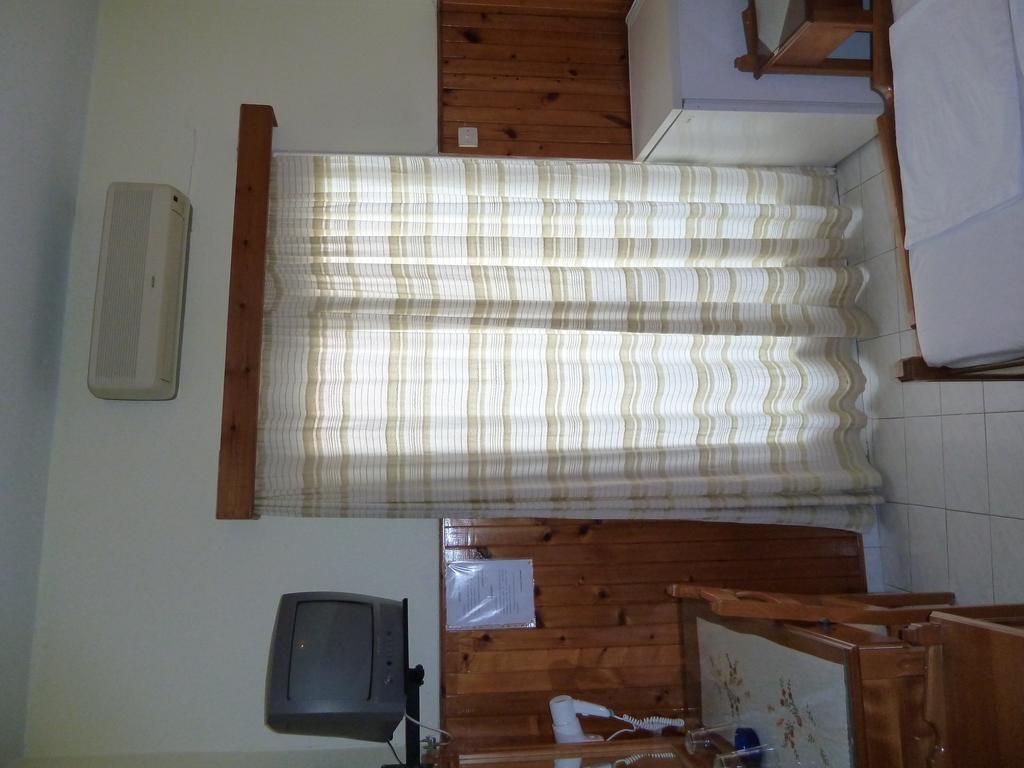 Hotel Dolphin Pythagoreio  Room photo