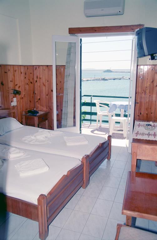 Hotel Dolphin Pythagoreio  Room photo