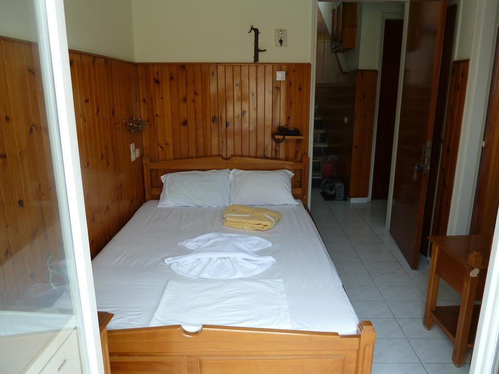 Hotel Dolphin Pythagoreio  Room photo
