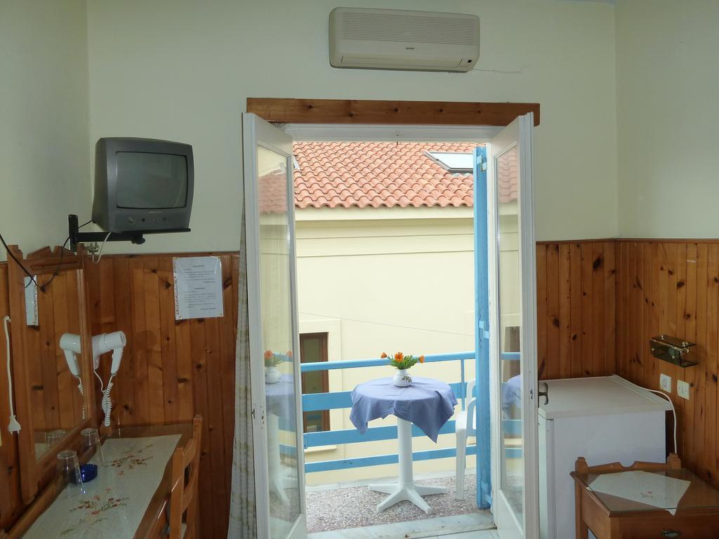 Hotel Dolphin Pythagoreio  Room photo