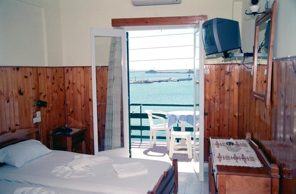 Hotel Dolphin Pythagoreio  Room photo