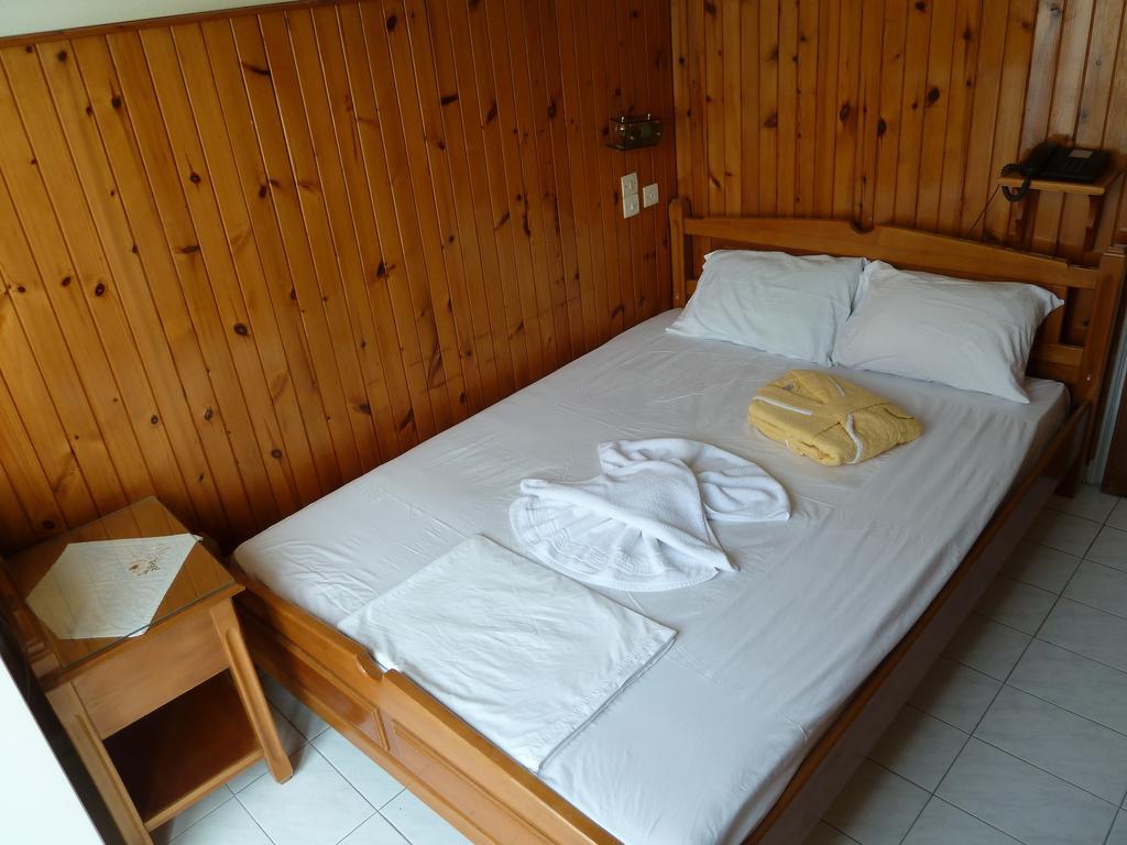 Hotel Dolphin Pythagoreio  Room photo