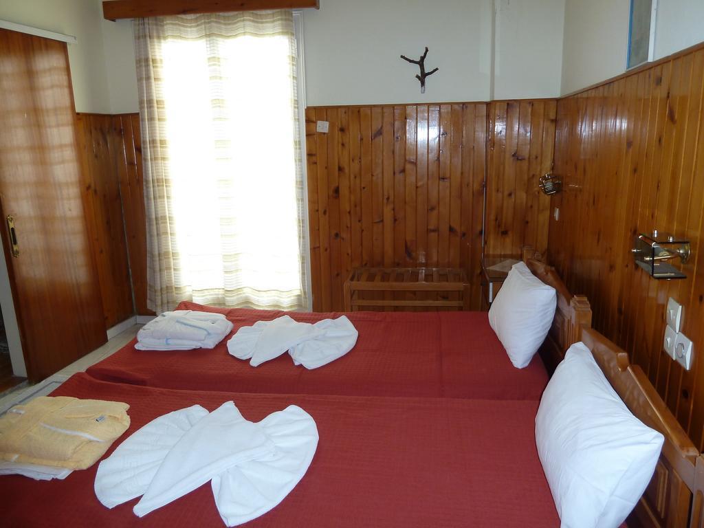 Hotel Dolphin Pythagoreio  Room photo