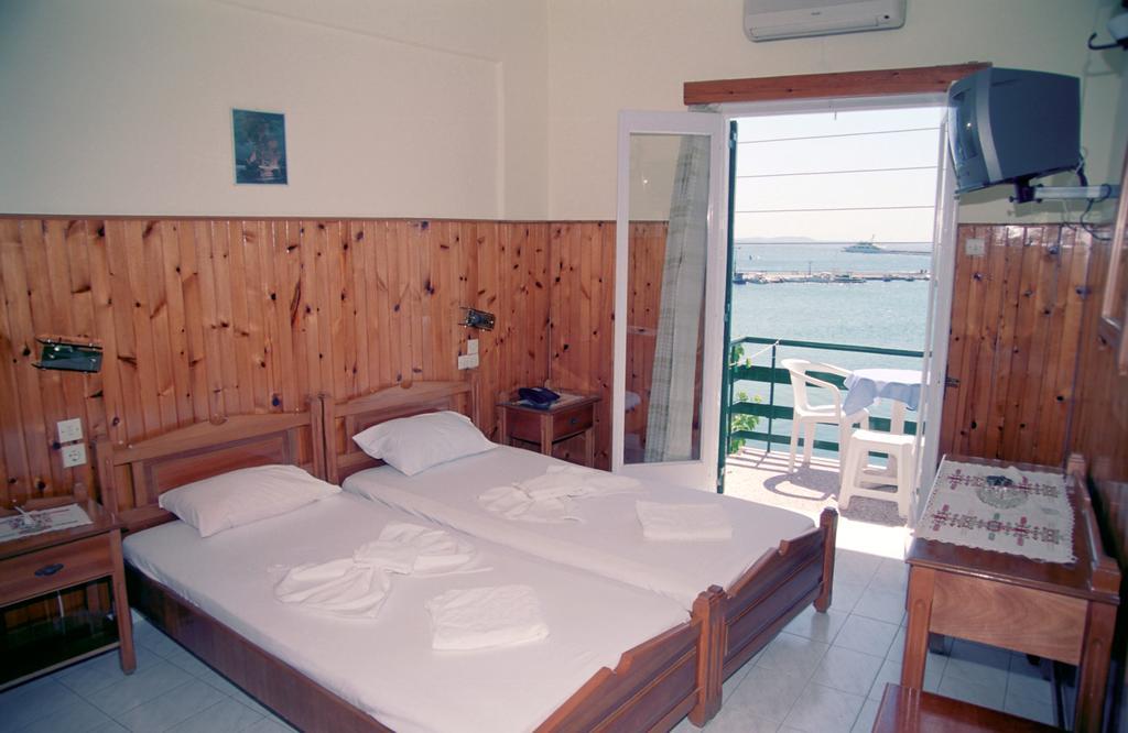 Hotel Dolphin Pythagoreio  Room photo
