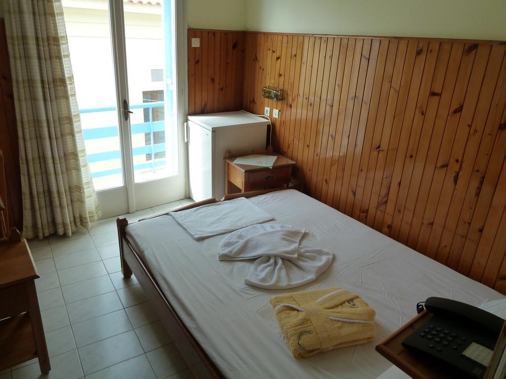 Hotel Dolphin Pythagoreio  Room photo