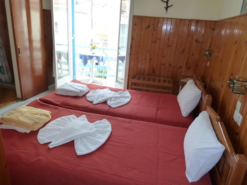 Hotel Dolphin Pythagoreio  Room photo